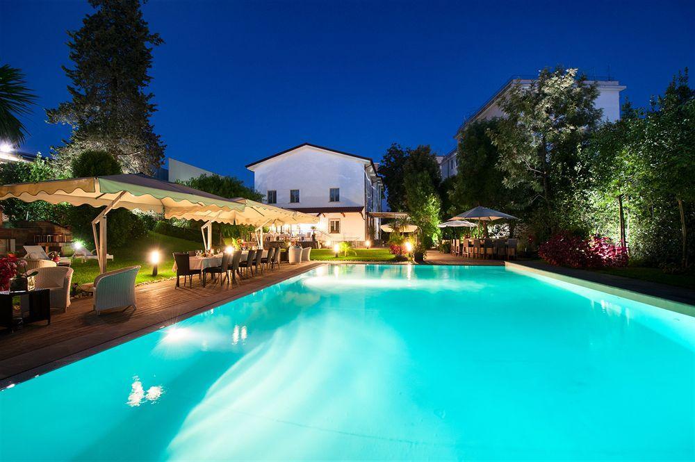 Riviera 2*