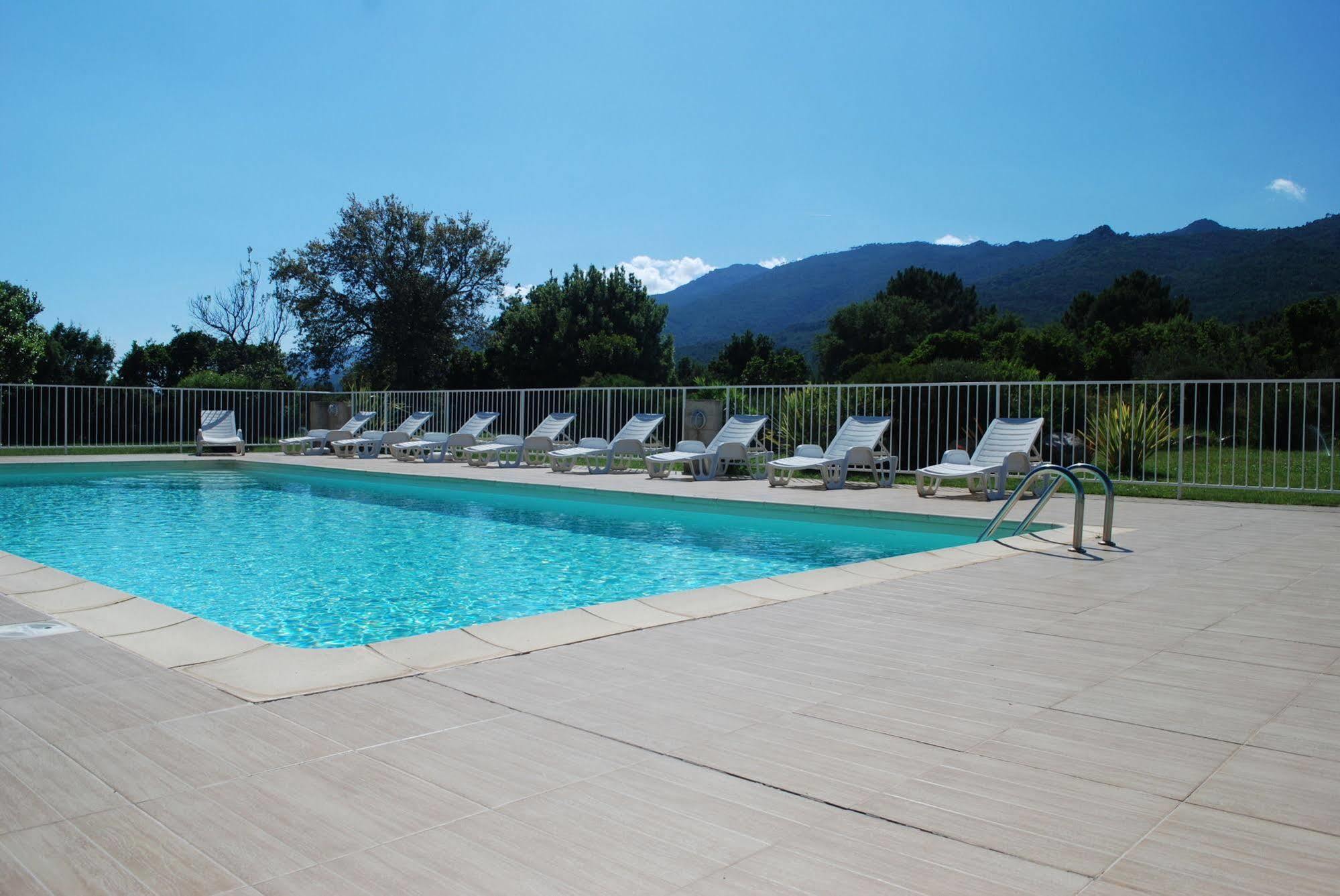 Riviera 2*